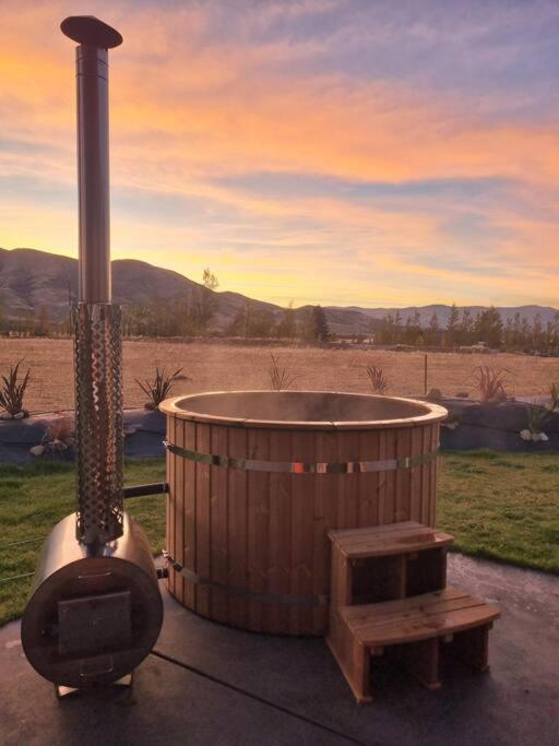 Relax In Rural Wanaka Villa Queensberry Exterior photo